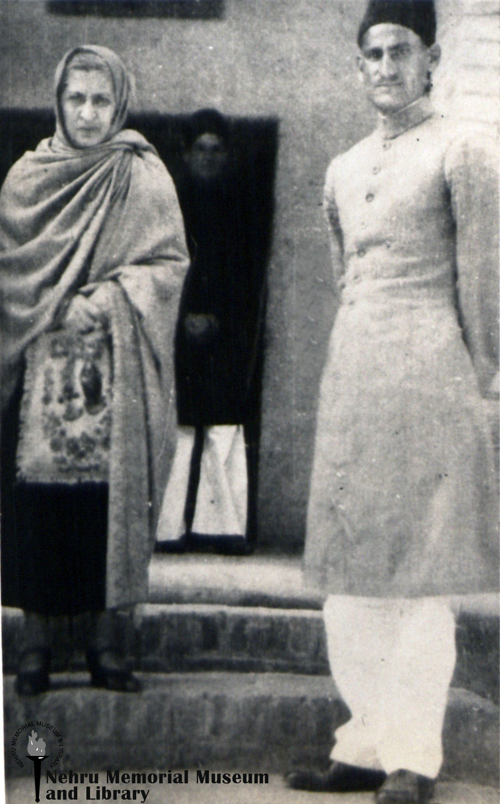 Halide Edib and Agalala, Aligarh, 1934